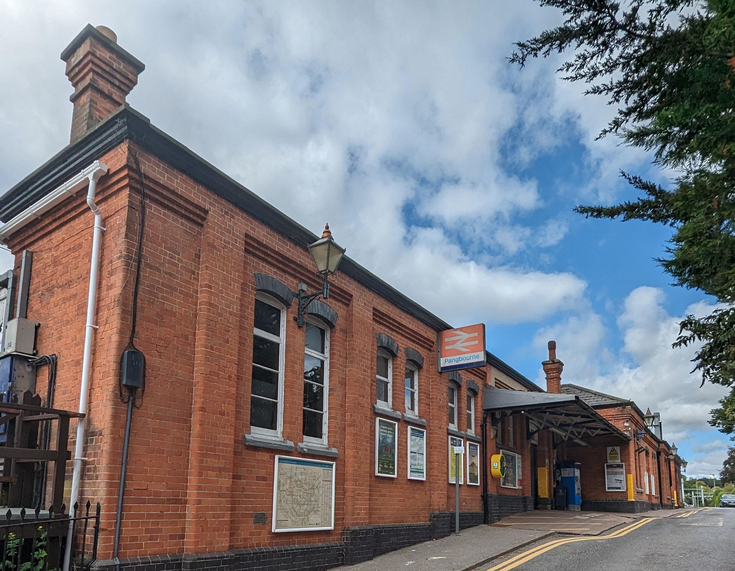 Pangbourne train station